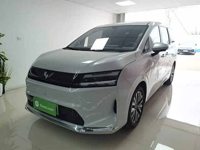 Wuling Starlight 730 New Energy 2025款 纯电 500km 豪华型 — из Китая под ключ
