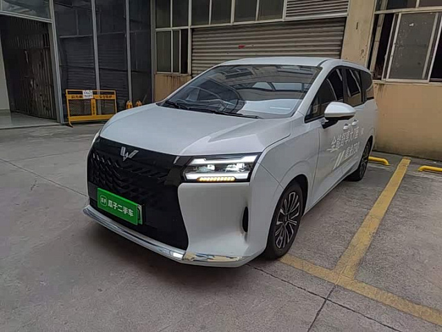 Wuling Starlight 730 New Energy 2025款 插混 125km 豪华型 — из Китая под ключ