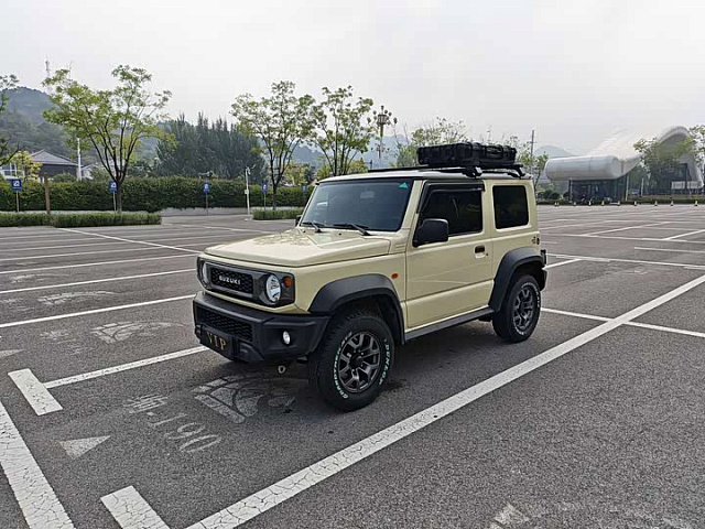 Suzuki Jimny 2023款 五门版 — из Китая под ключ