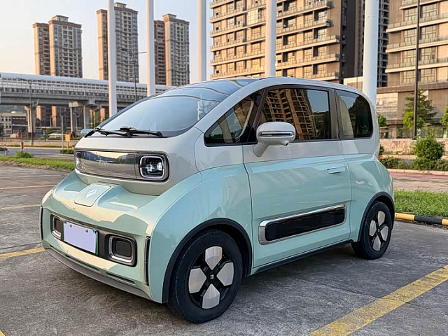 Baojun KiWi EV 2023款 智奢版 磷酸铁锂 — из Китая под ключ
