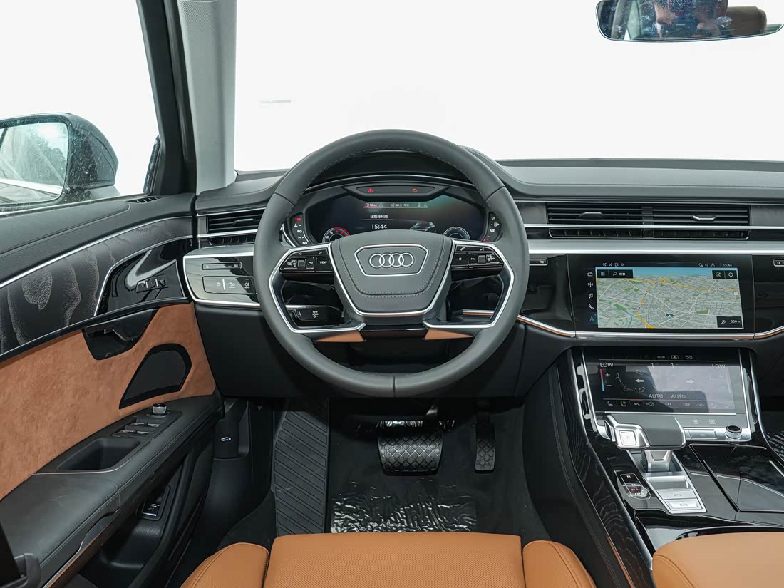 Audi A8 — фото 4