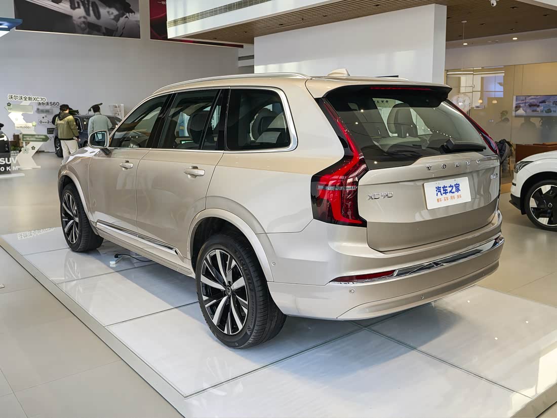 Volvo XC90 — фото 3