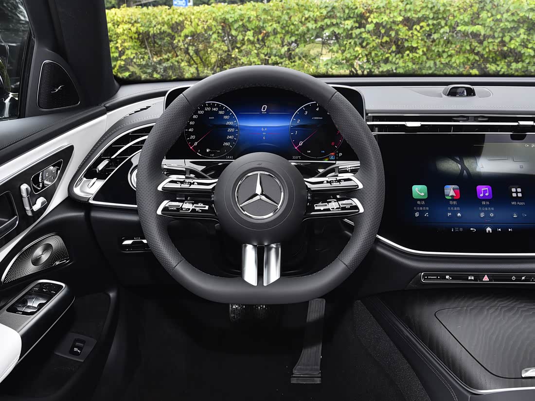 Mercedes-Benz E-Class — фото 9