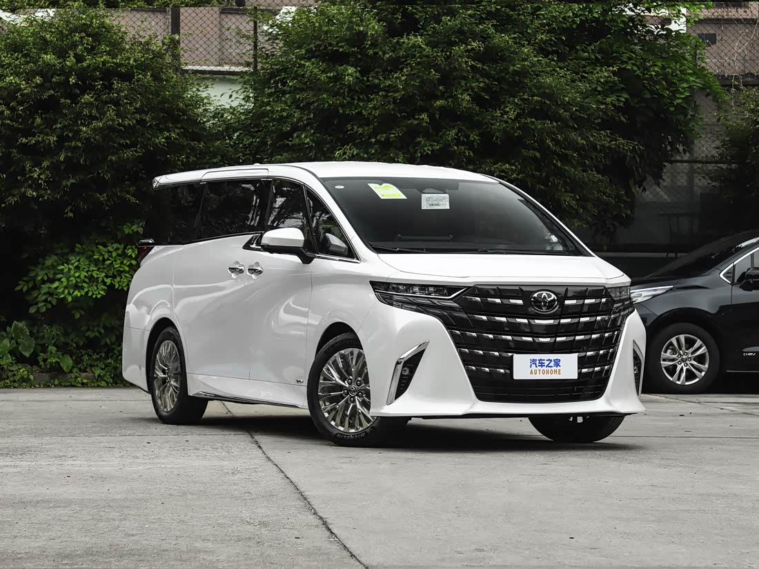 Toyota Alphard — фото 2