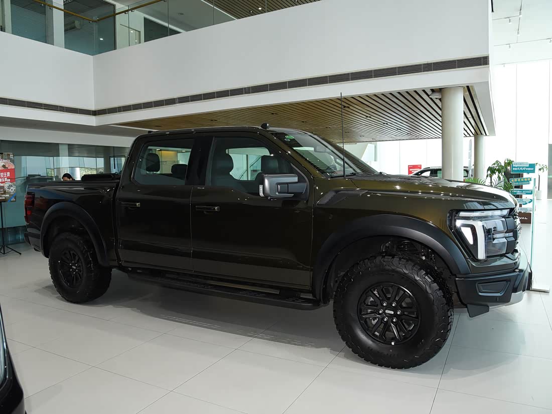 Ford F-150 Raptor — фото 7