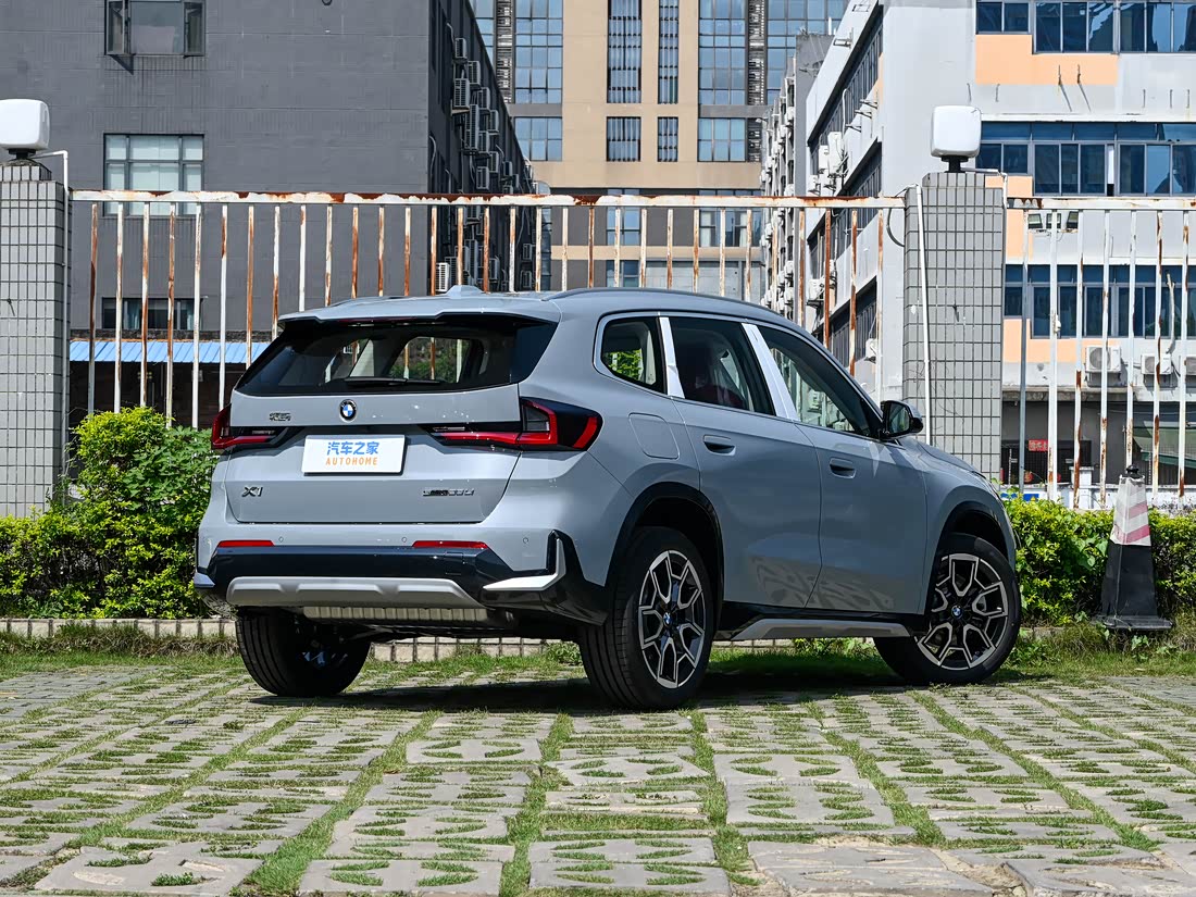 BMW X1 — фото 5