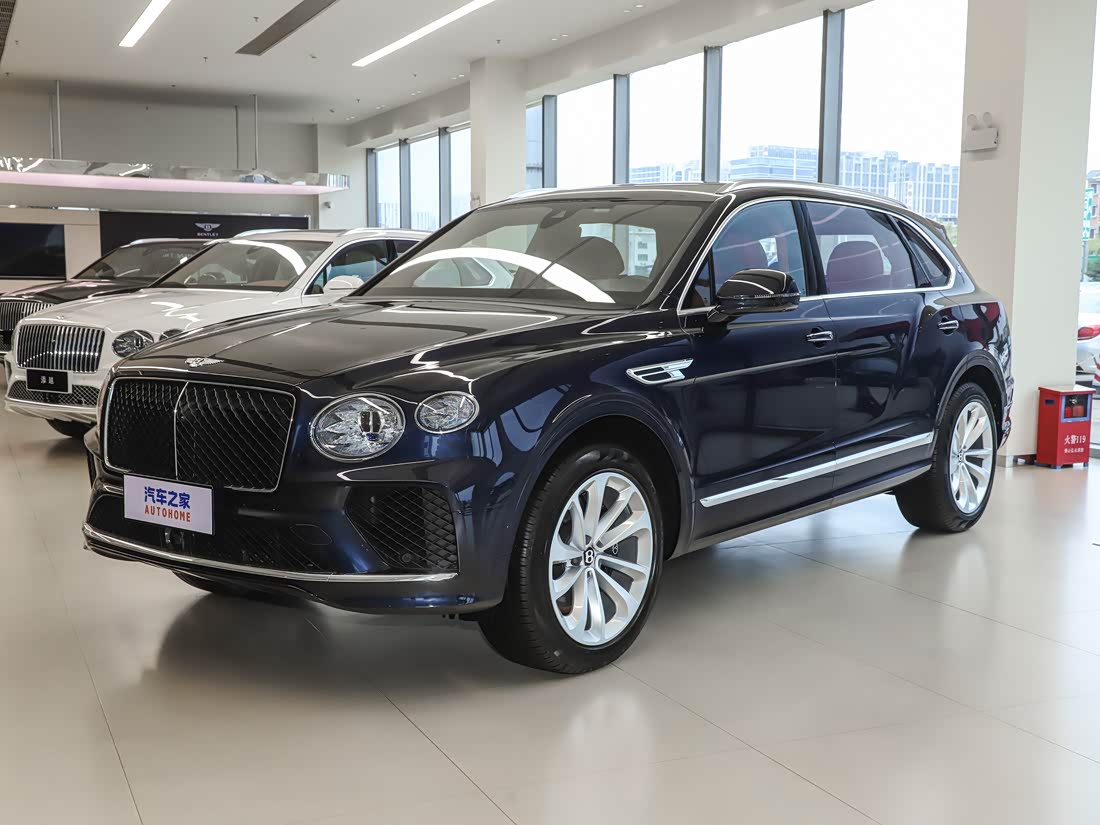 Bentley Bentayga — фото 1
