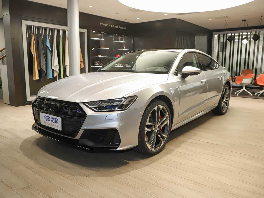 Audi S7 — фото 1