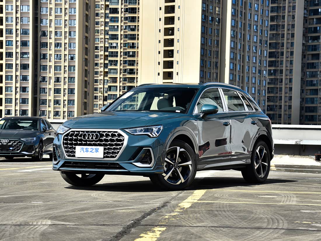 Audi Q3 — фото 1