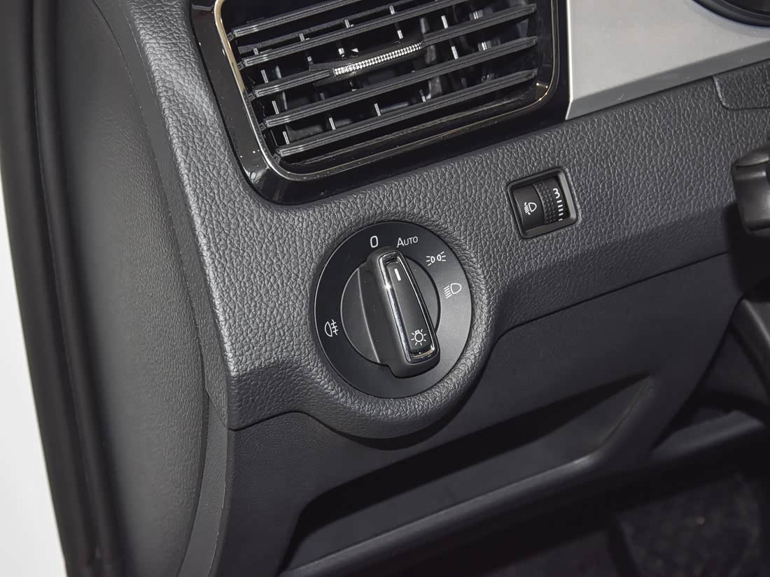 Skoda Rapid — фото 9