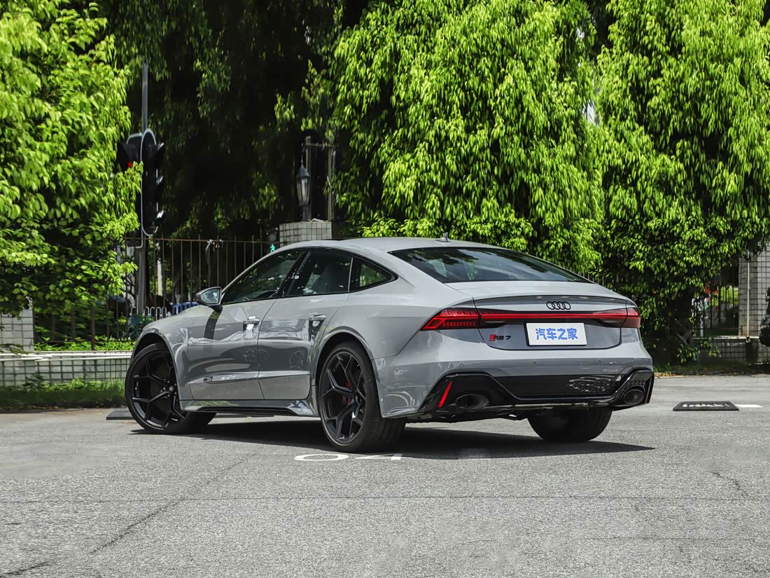 Audi RS 7 — фото 5