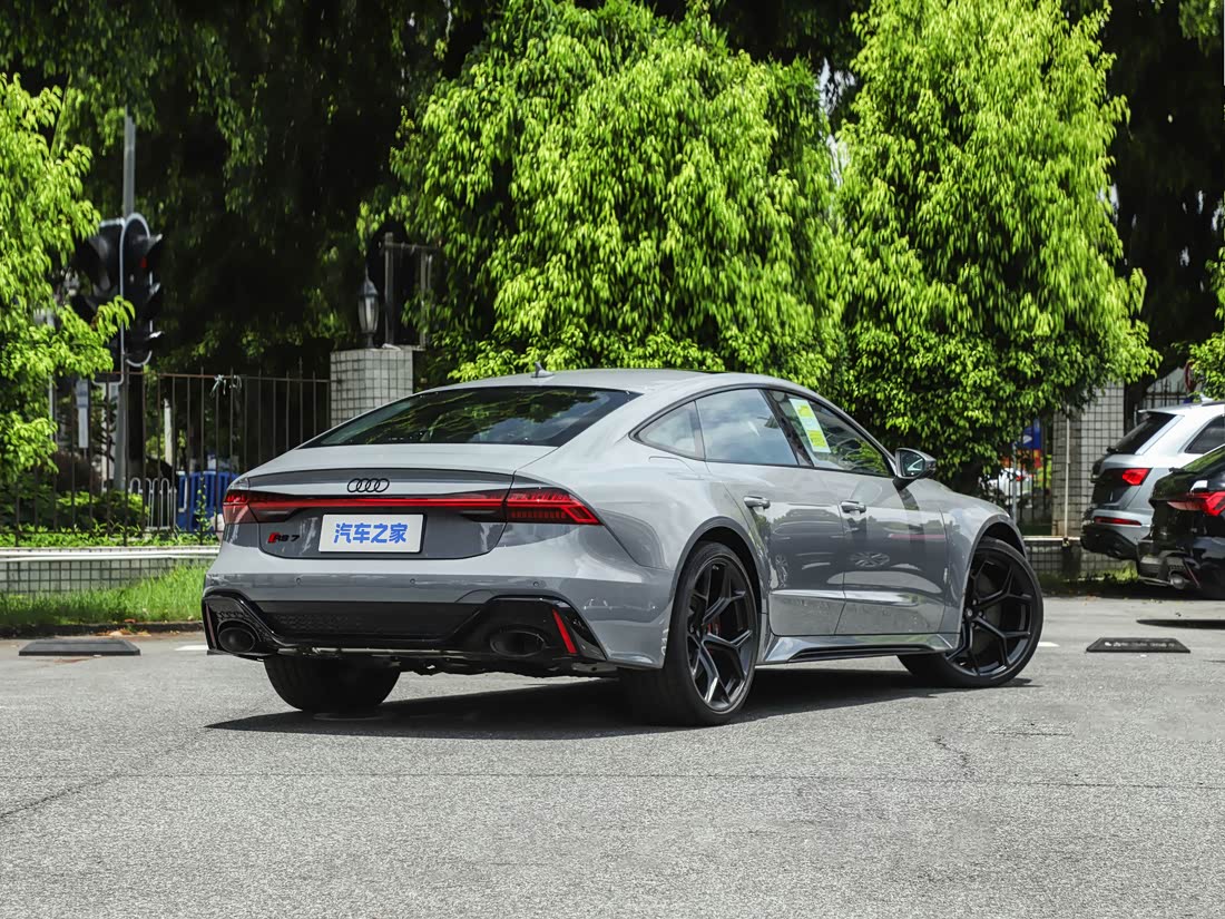 Audi RS 7 — фото 6