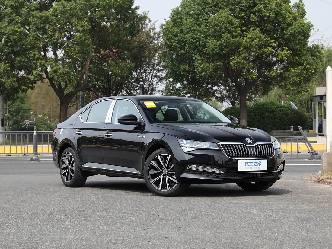 Skoda Superb — фото 2