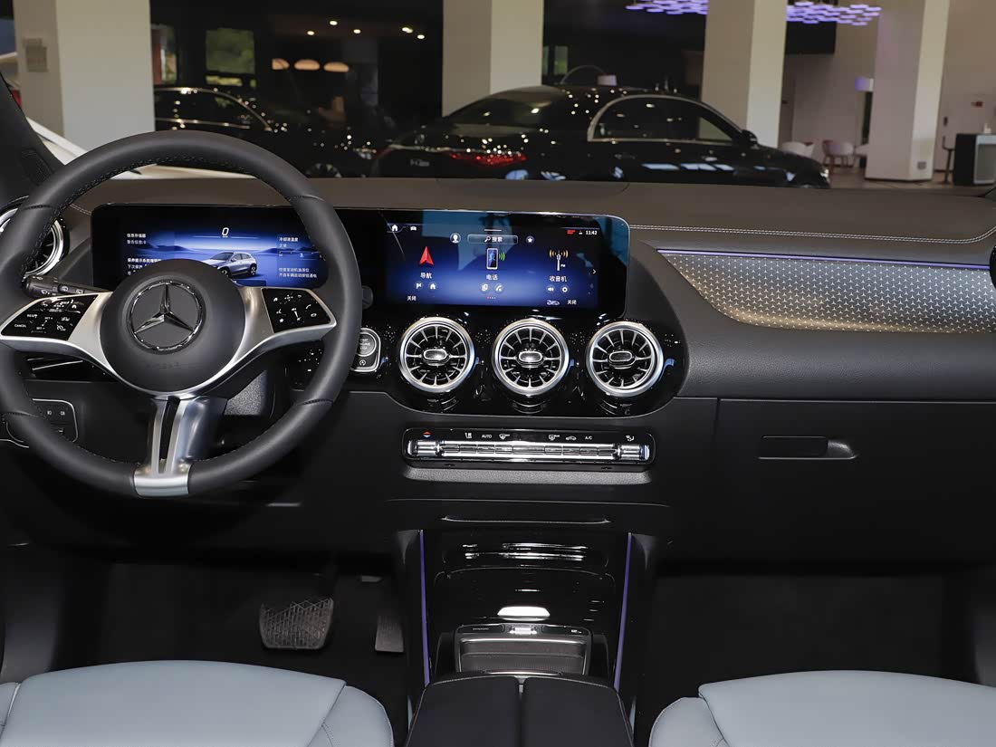 Mercedes-Benz GLA — фото 1