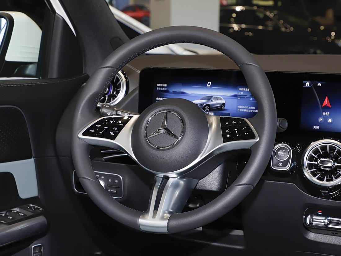 Mercedes-Benz GLA — фото 6
