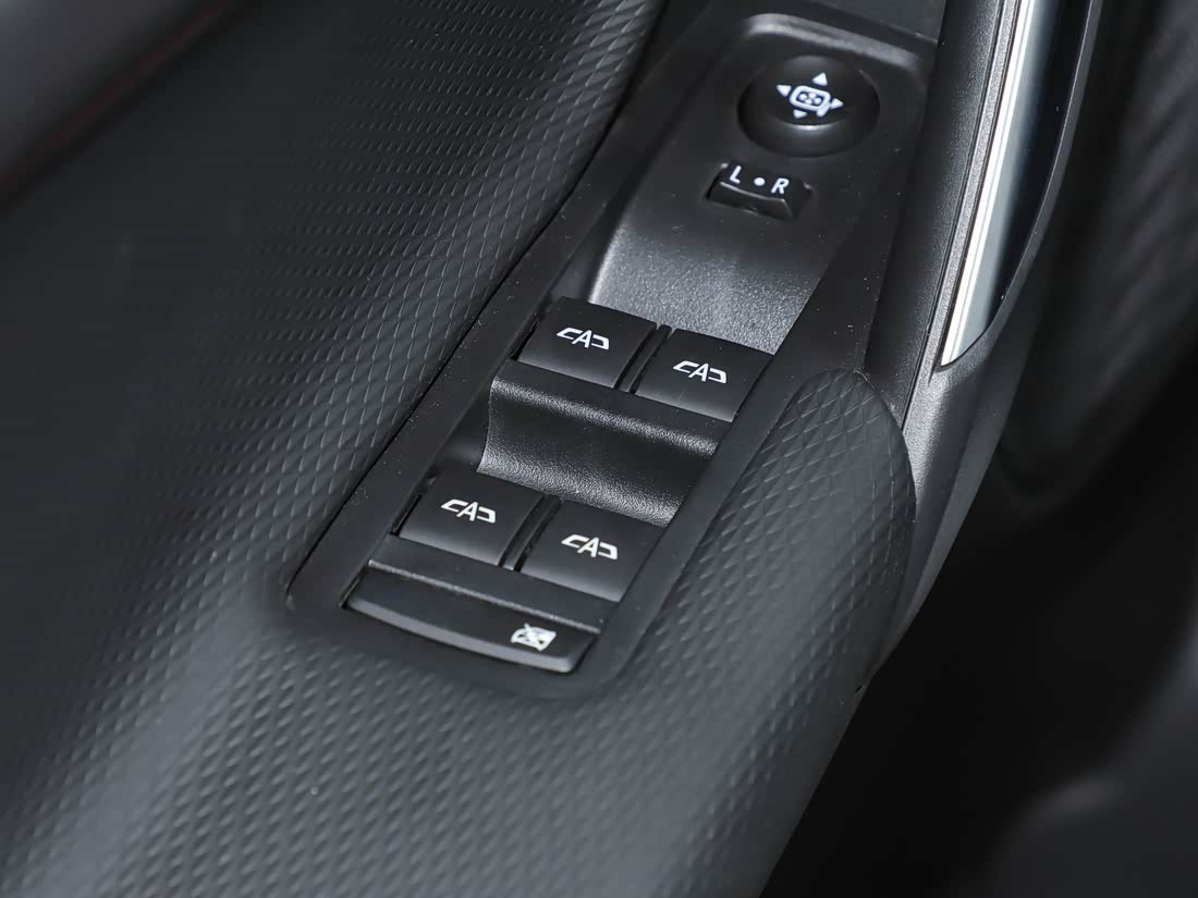 Chevrolet 2023 RS 1.5T CVT Cool — фото 8