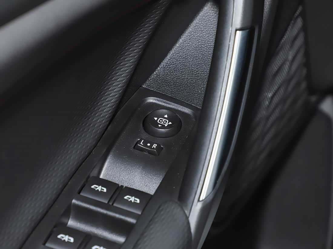Chevrolet 2023 RS 1.5T CVT Cool — фото 9