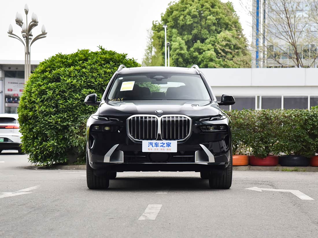 BMW X7 — фото 1