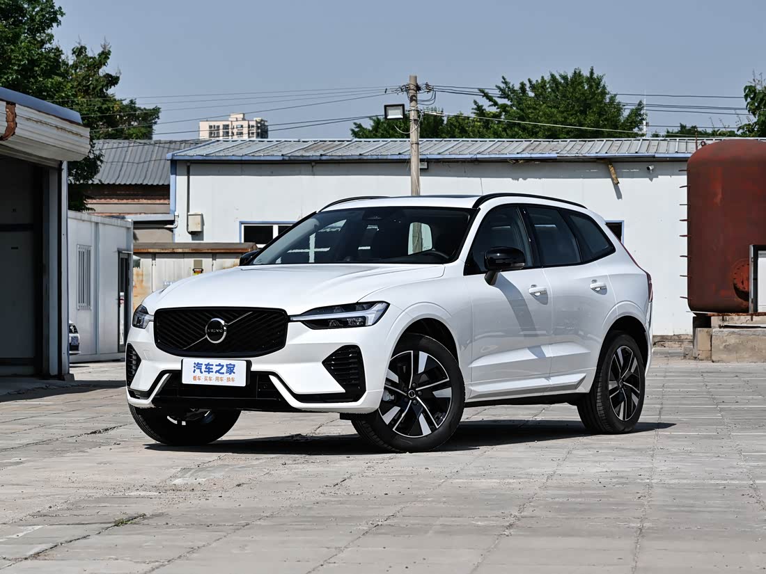 Volvo XC60 — фото 1