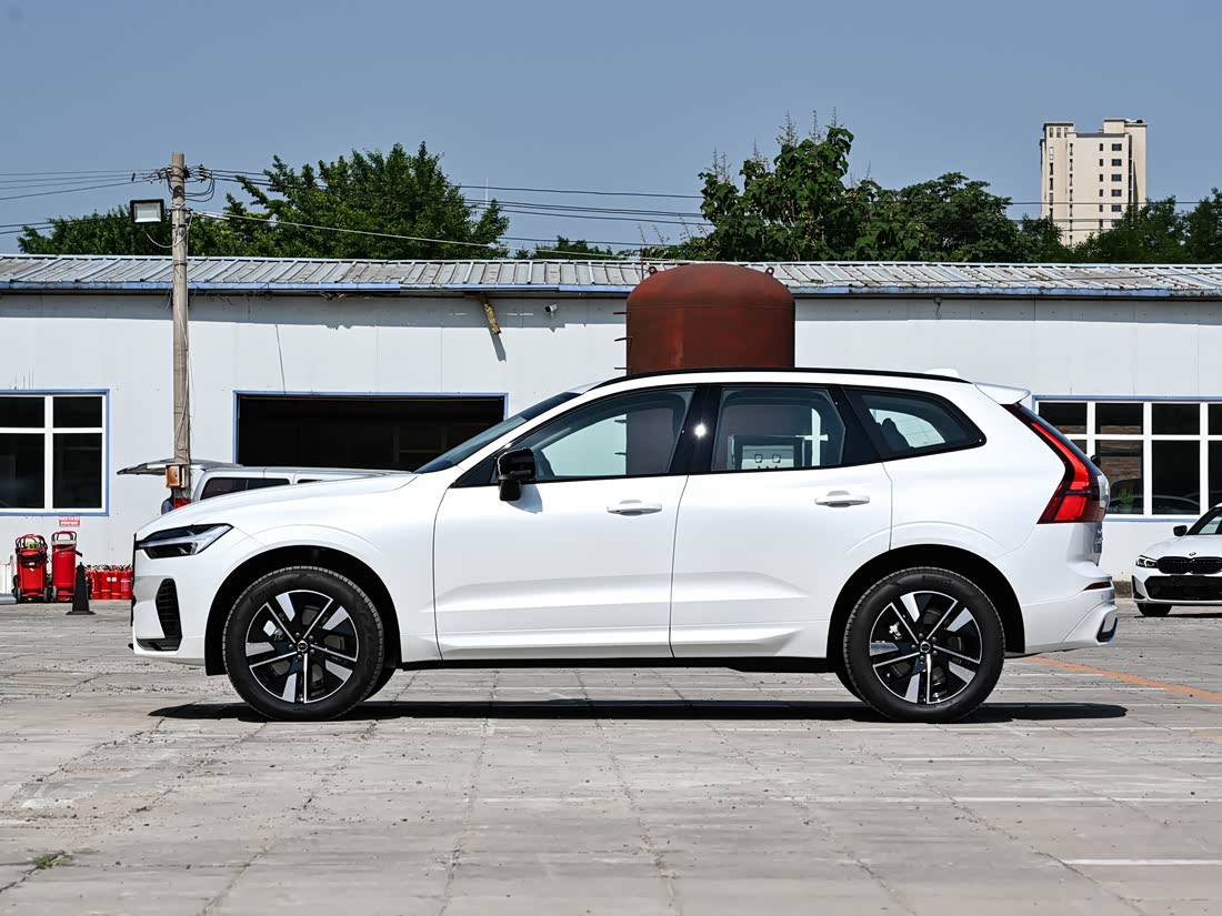 Volvo XC60 — фото 4