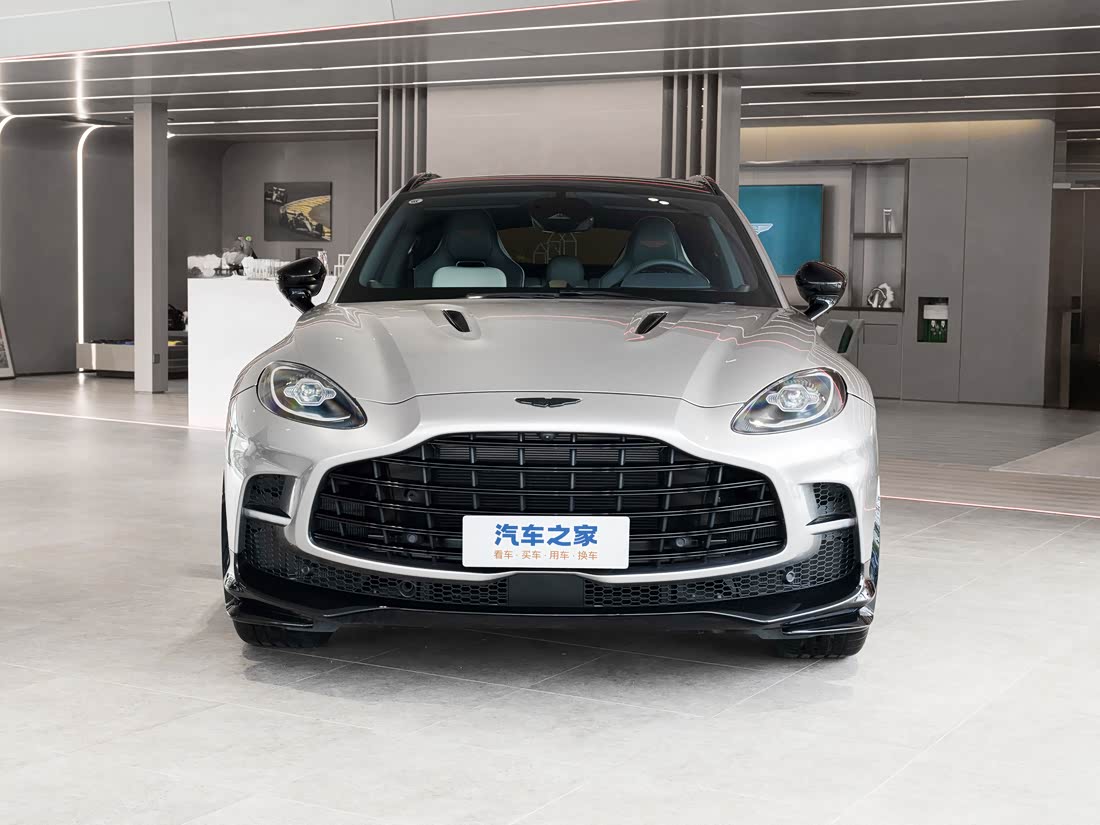 Aston Martin DBX — фото 1