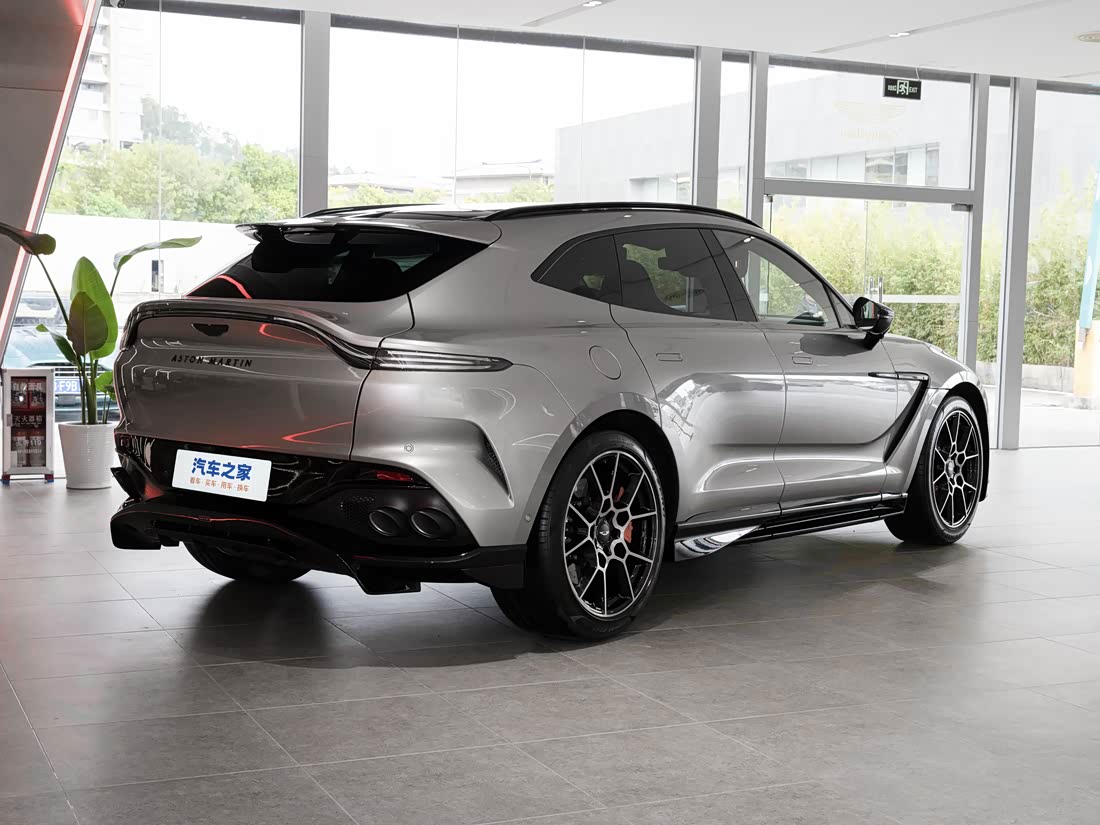 Aston Martin DBX — фото 4