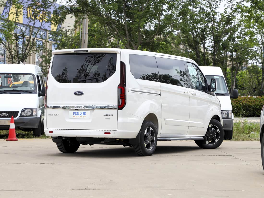 Ford Tourneo — фото 4