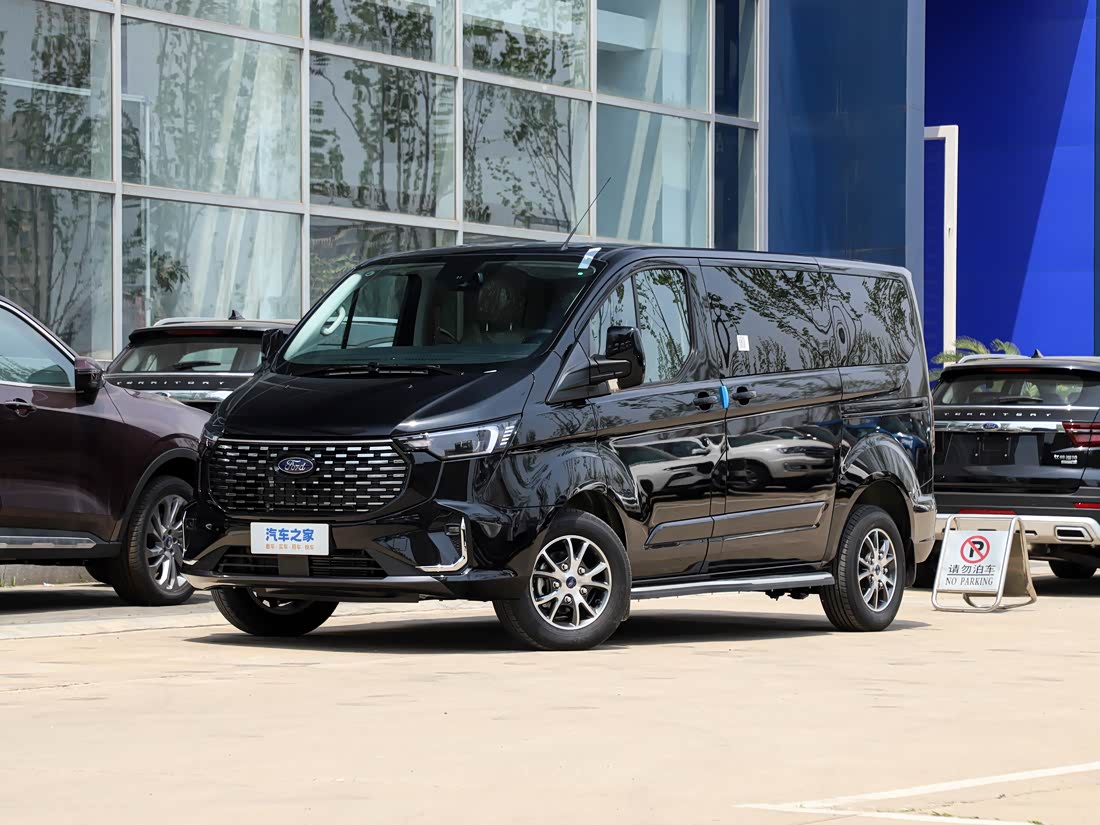 Ford Tourneo — фото 5