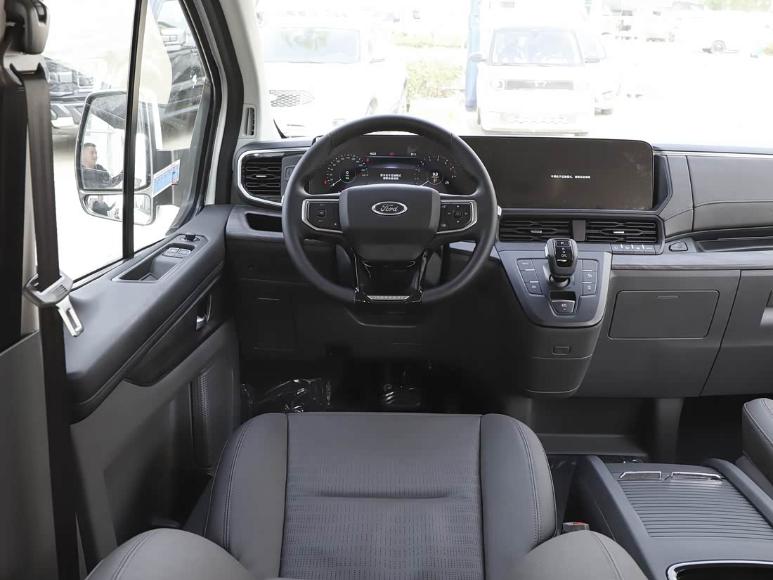 Ford Tourneo — фото 7
