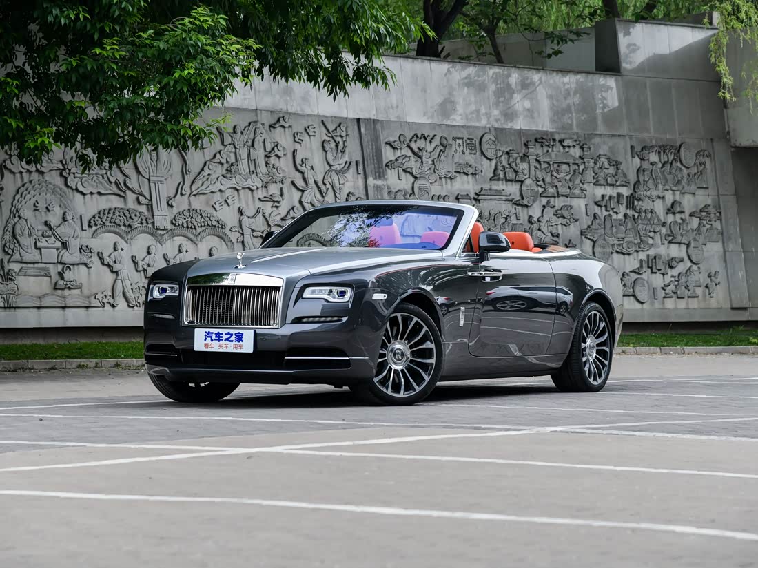 Rolls-Royce Cullinan Black Badge — фото 1