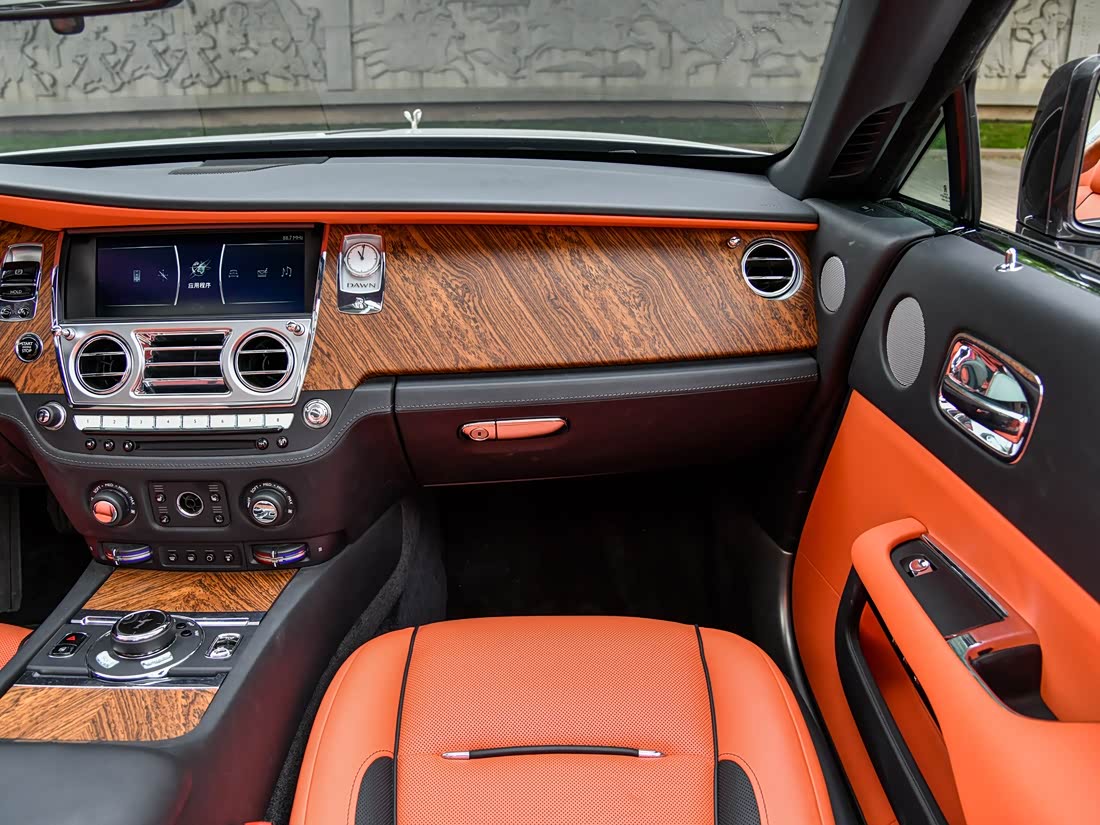 Rolls-Royce Cullinan Black Badge — фото 9