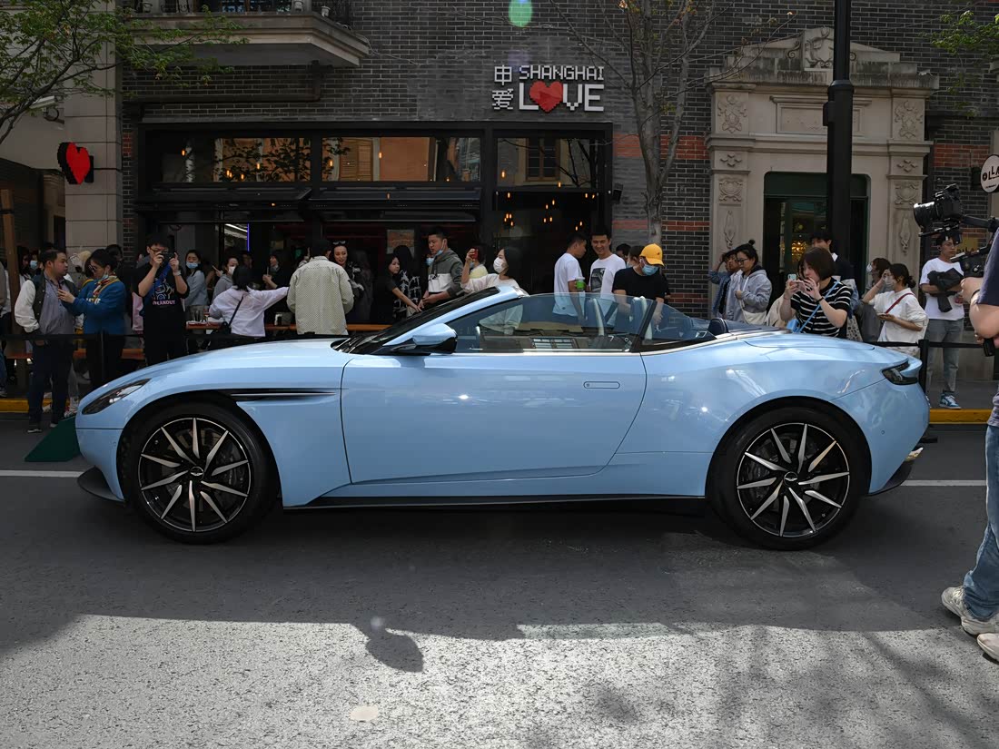 Aston Martin DB11 — фото 4