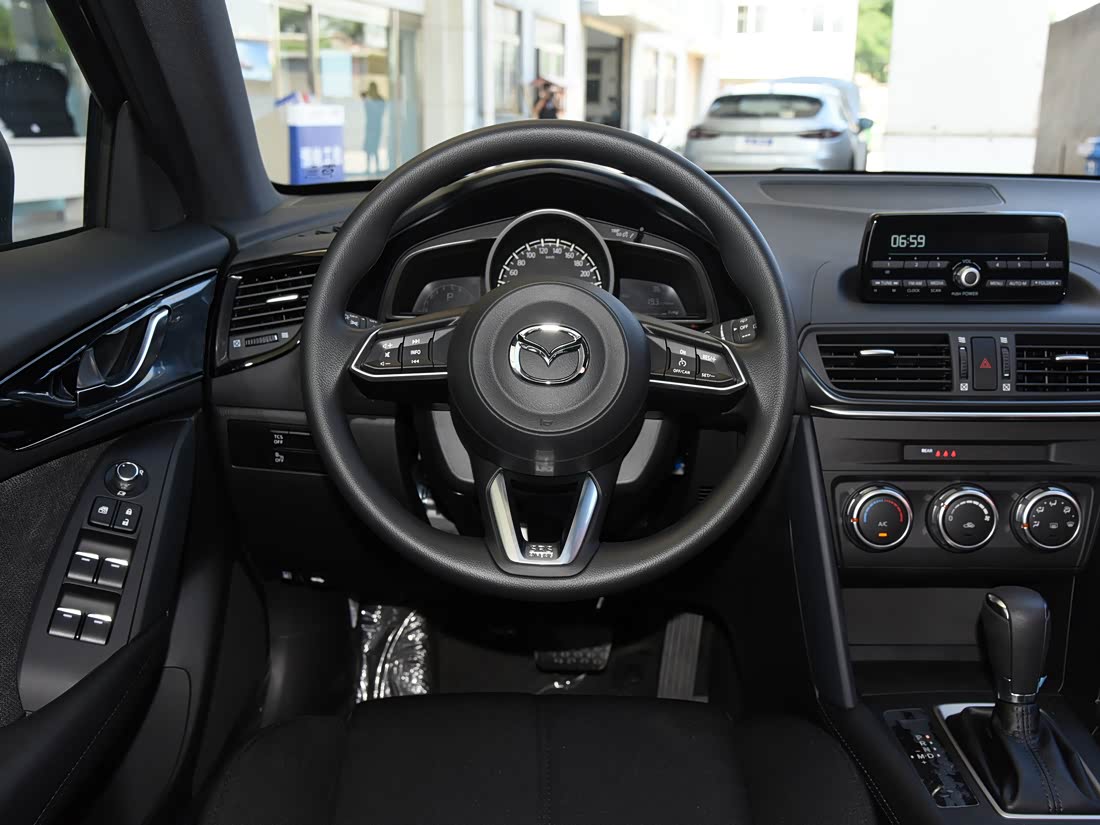 Mazda CX-4 — фото 3