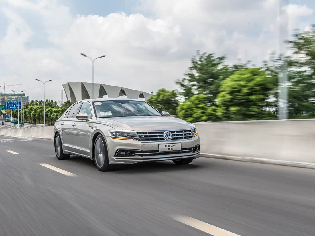Volkswagen Phideon — фото 4
