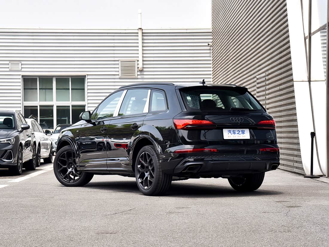Audi Q7 — фото 5