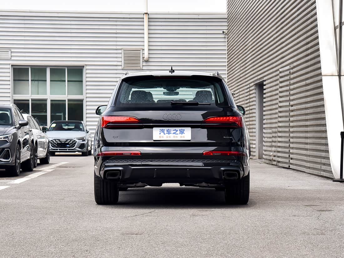 Audi Q7 — фото 6