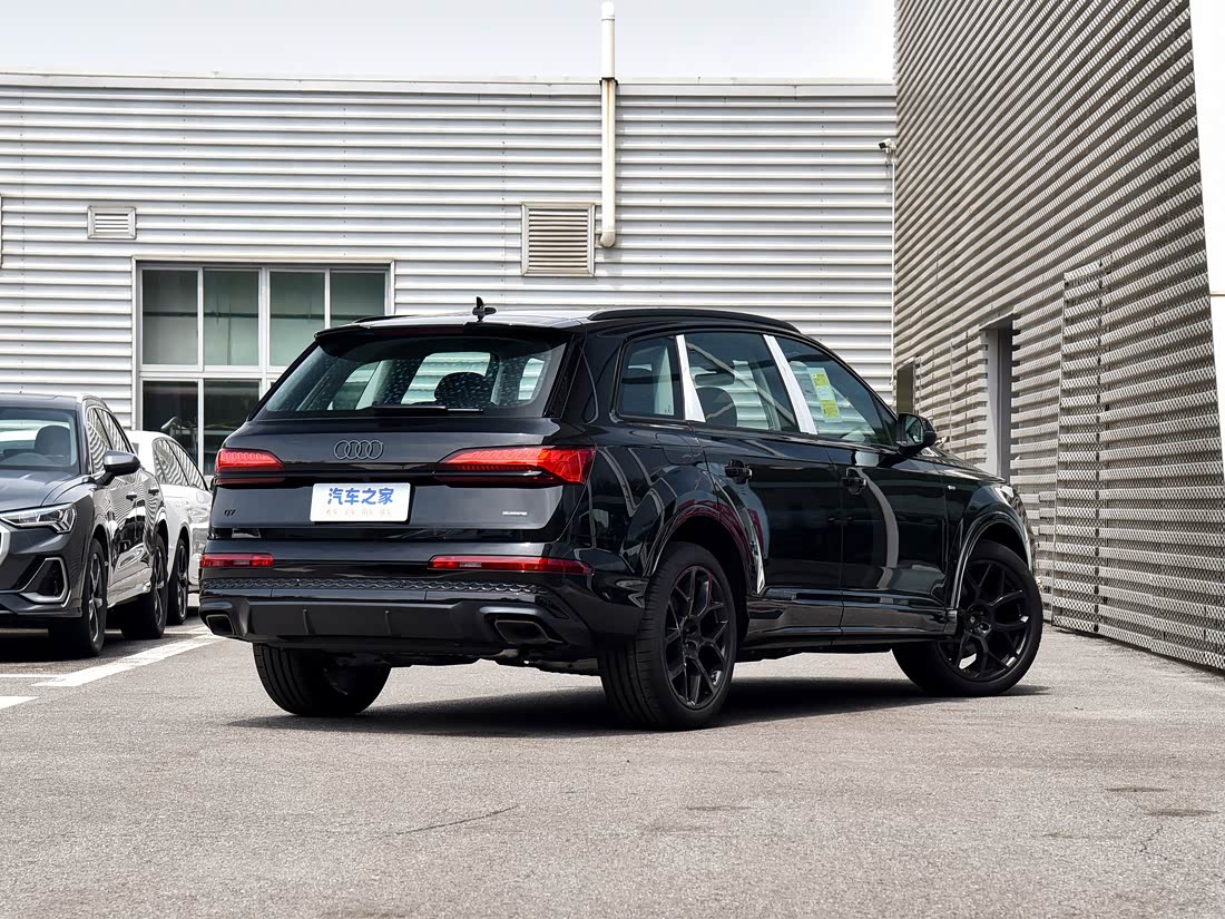 Audi Q7 — фото 7