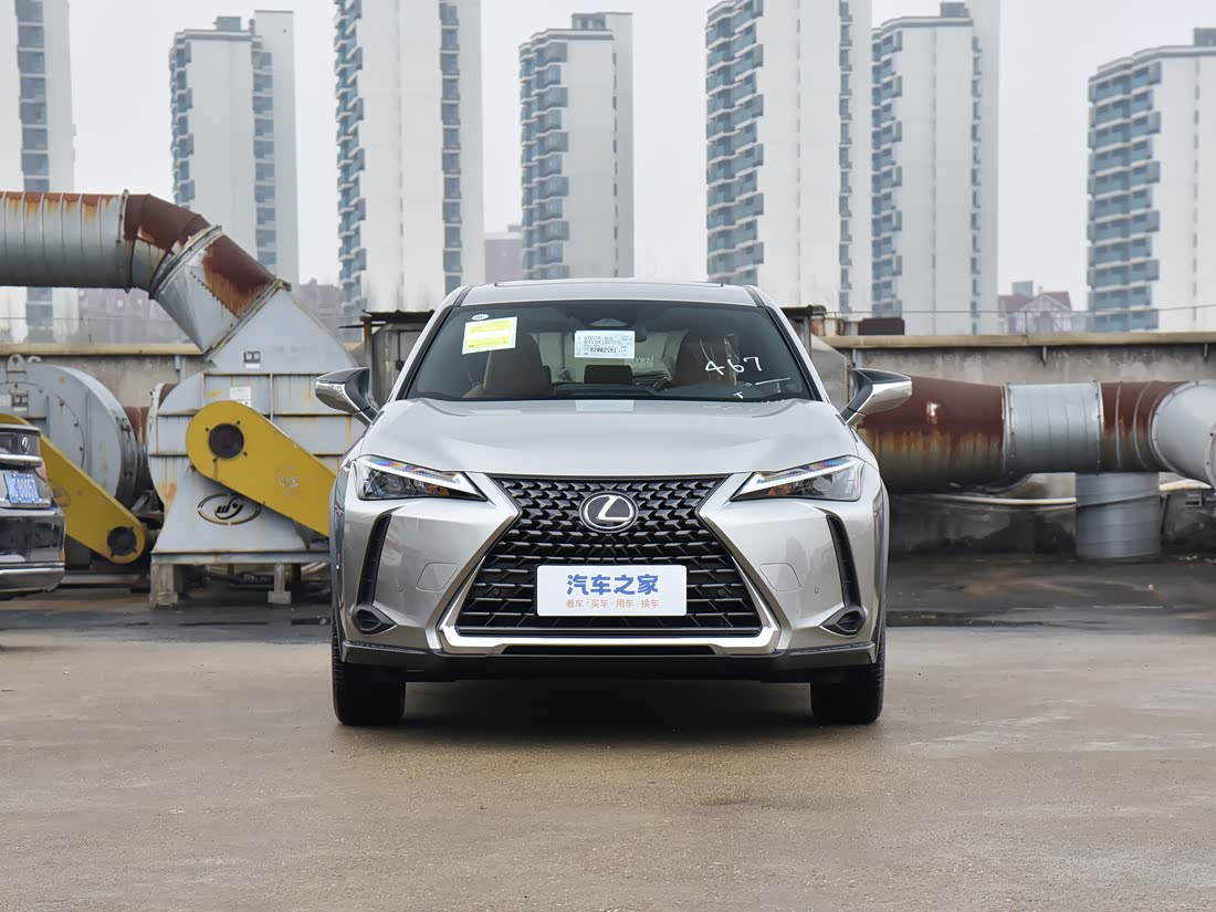Lexus UX — фото 1