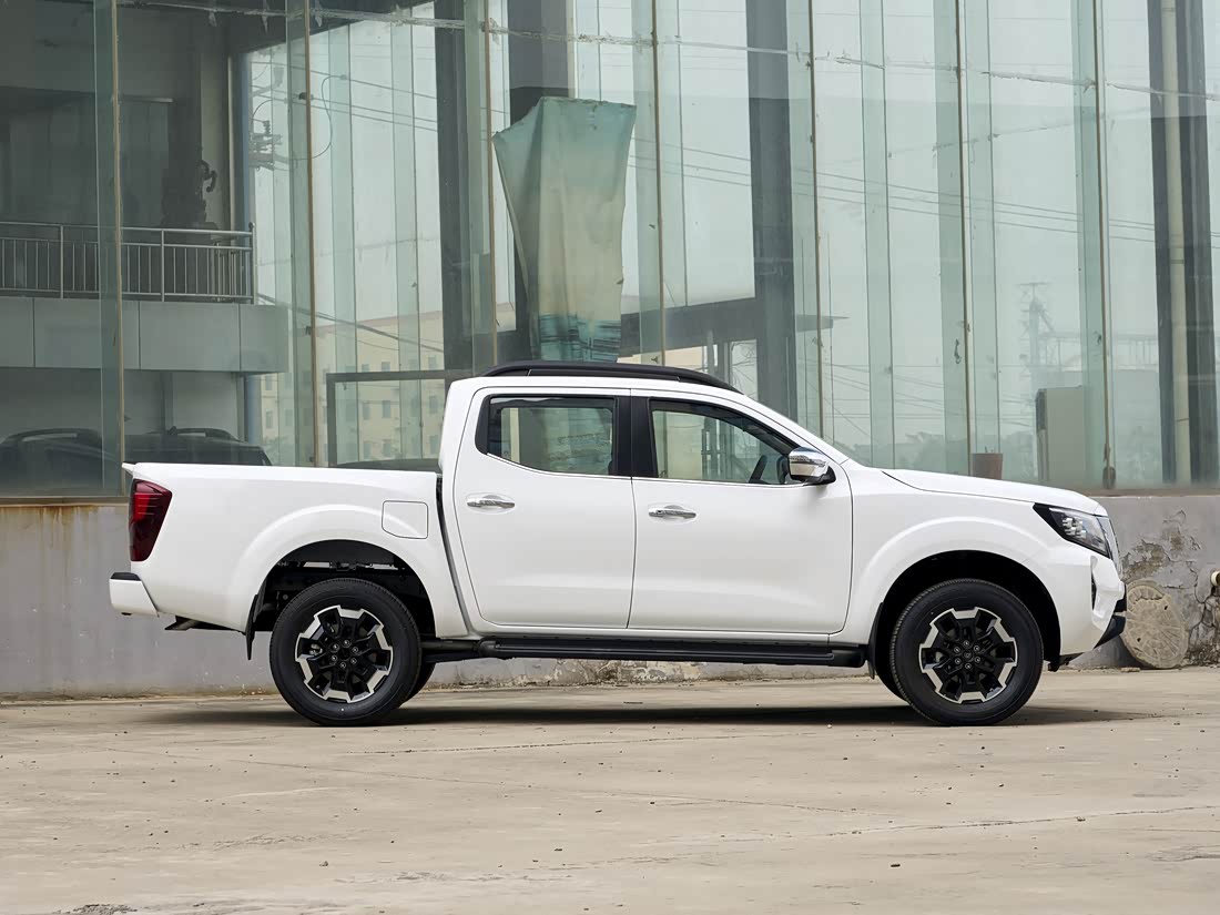 Nissan Navara — фото 4