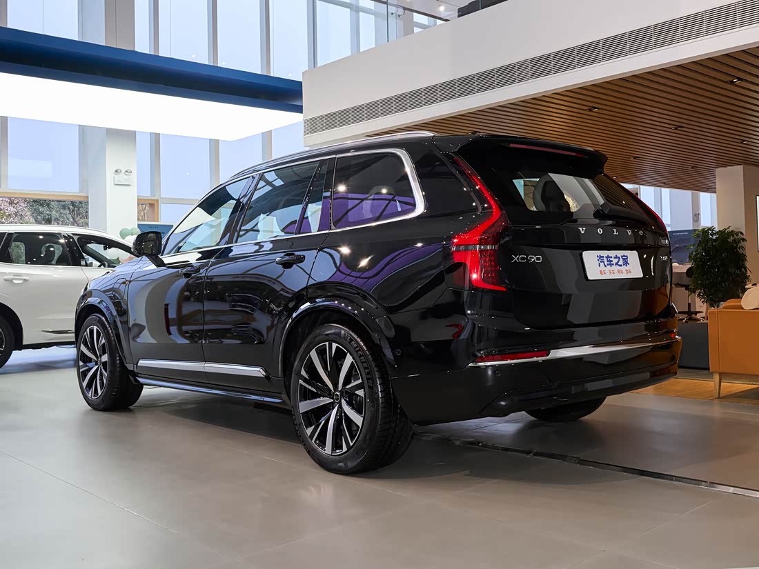 Volvo XC90 PHEV — фото 4