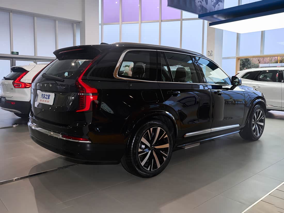 Volvo XC90 PHEV — фото 6