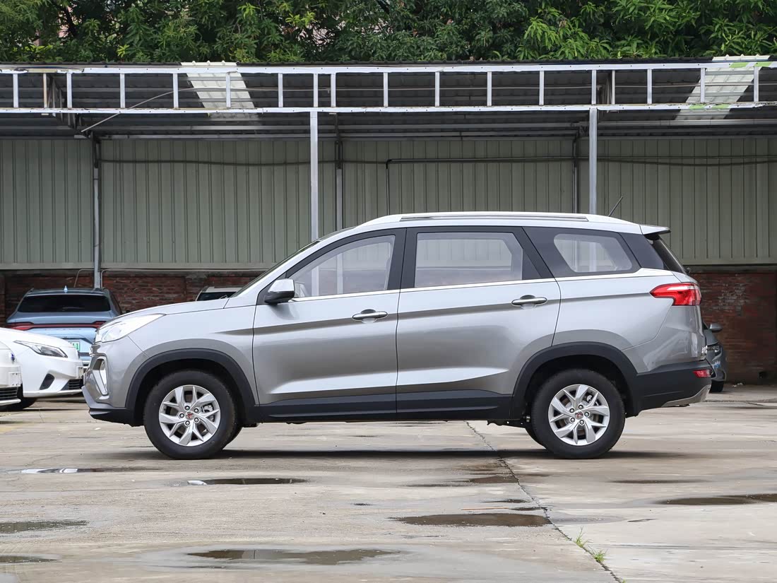 Wuling Hongguang S3 — фото 3