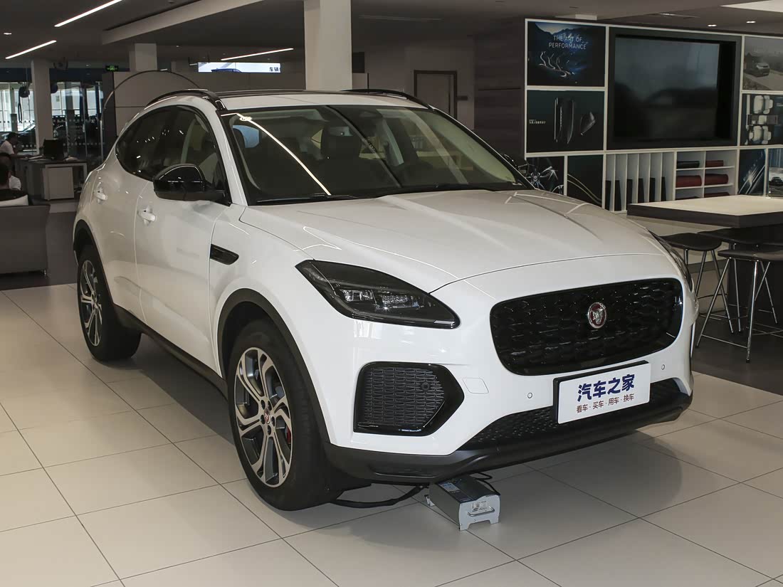 Jaguar E-PACE — фото 1
