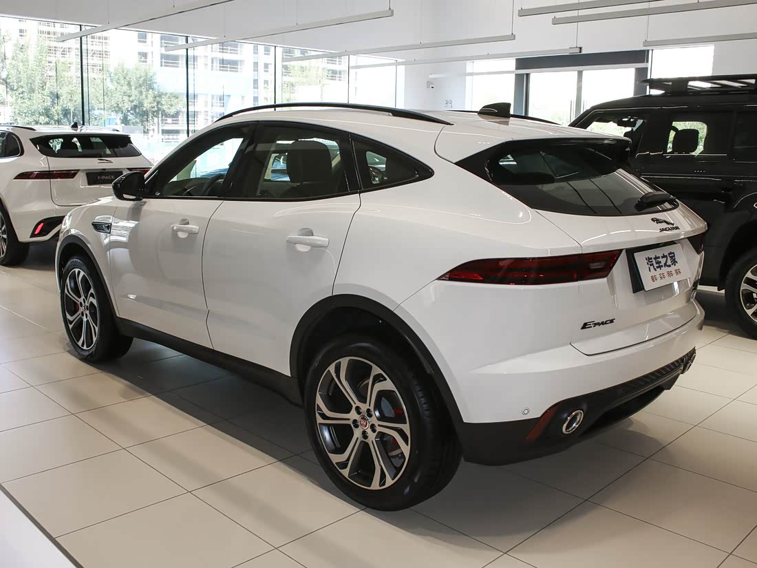Jaguar E-PACE — фото 2