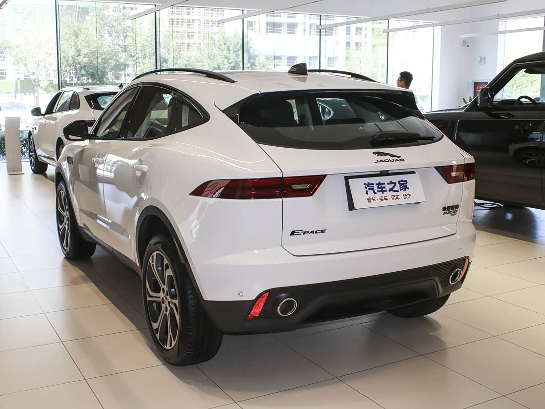 Jaguar E-PACE — фото 3