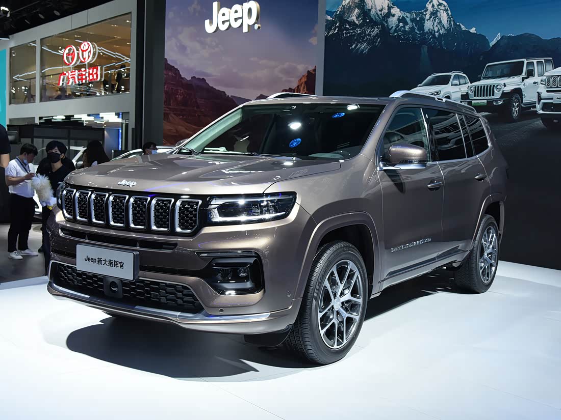 Jeep Grand commander — фото 1
