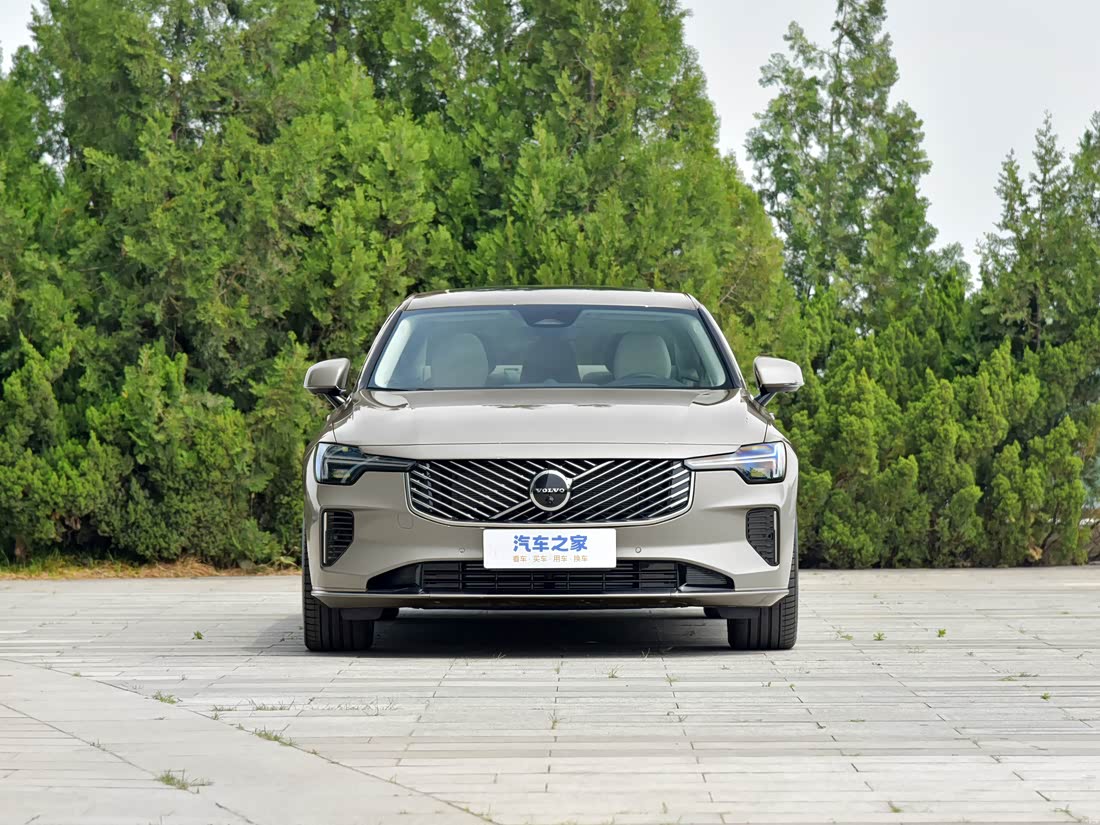 Volvo S90 PHEV — фото 1