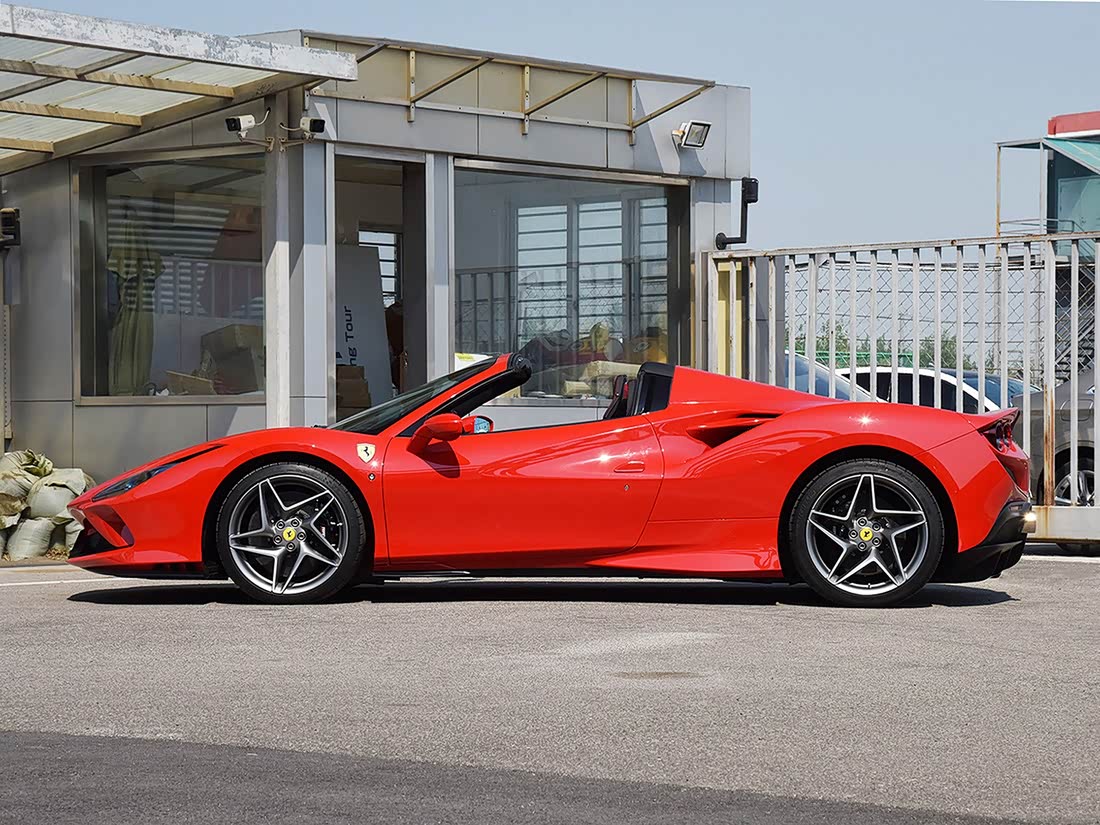 Ferrari F8 — фото 2