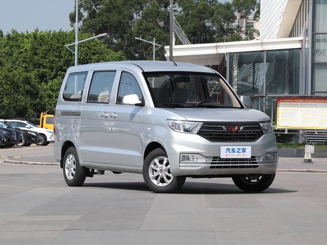 Wuling Hongguang V — фото 3