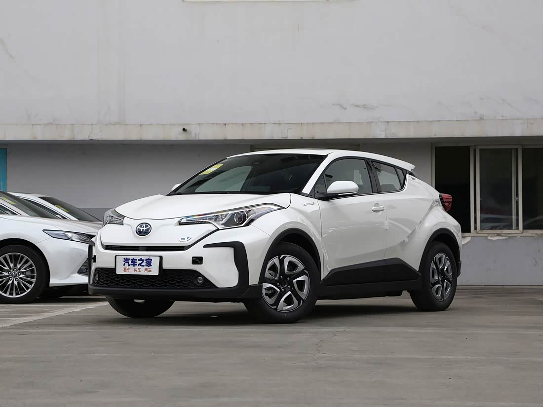 Toyota C-HR EV — фото 1